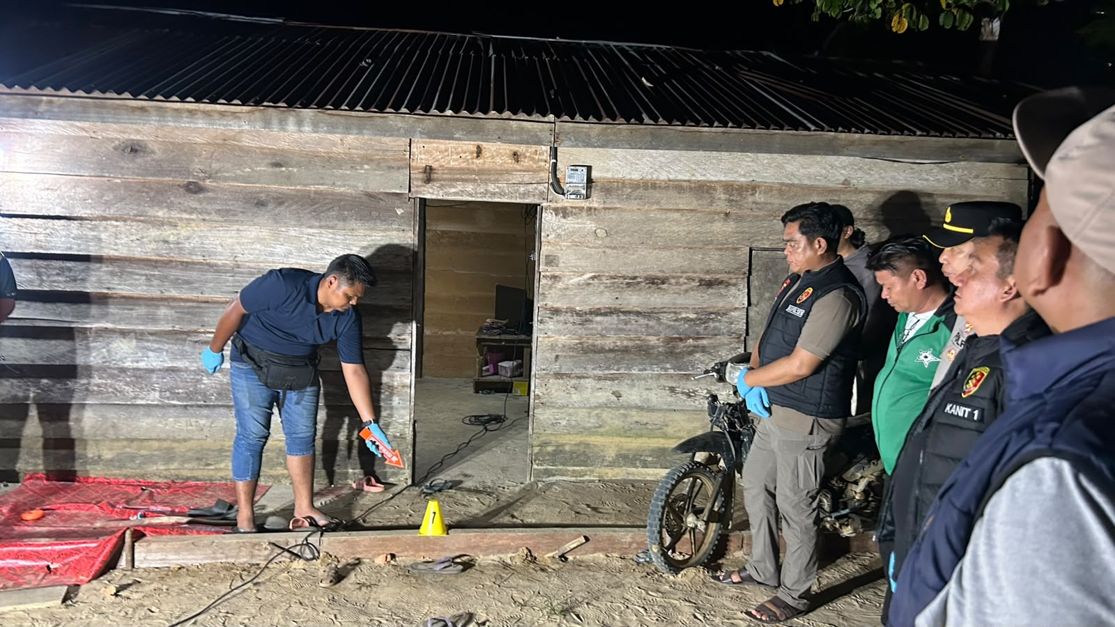 Tragis !!! Suami Bunuh Istri, Suami Di Bunuh Masa 