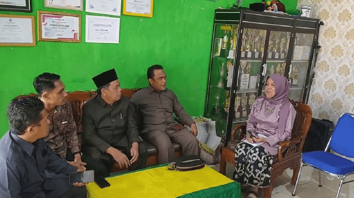 Sidak ke SDN 212, Komisi IV DPRD Kota Jambi Usulkan Diri Jadi Jaminan Agar Pemkot Segera Membayar