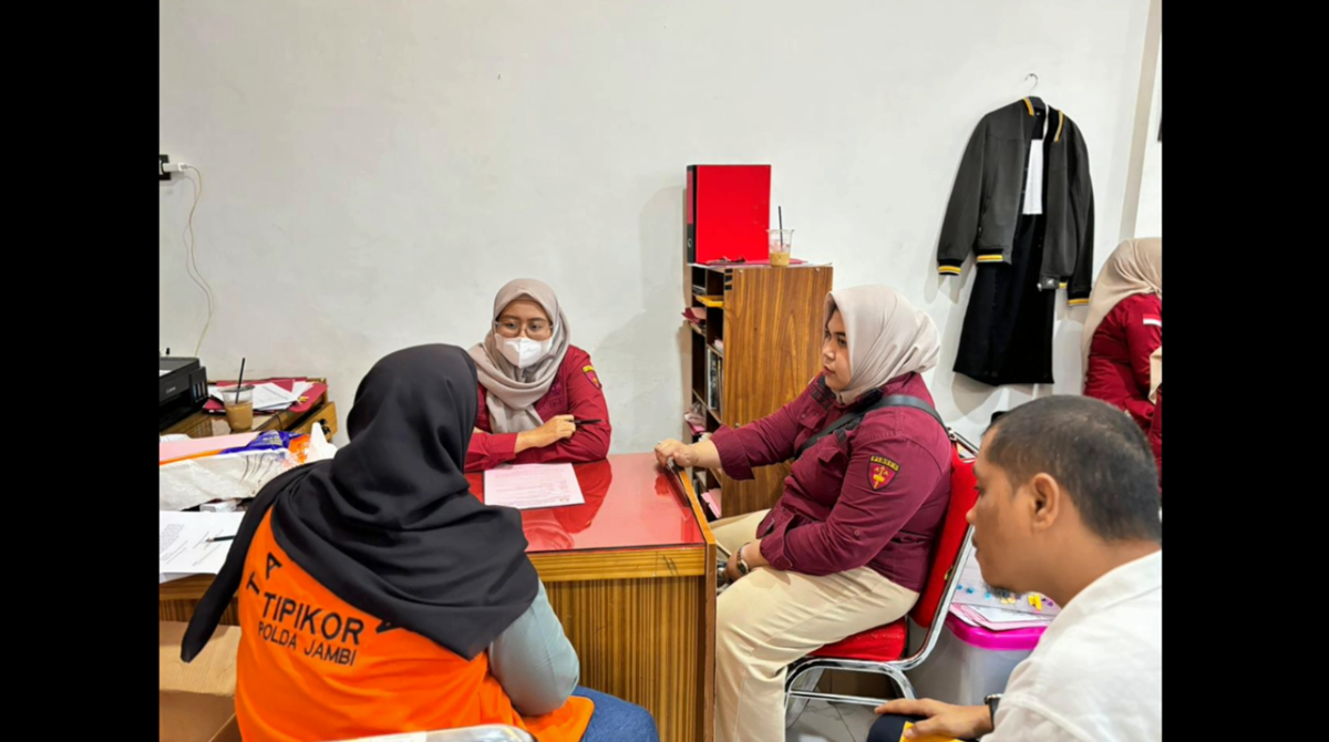 Kejari Jambi Tahan Empat Tersangka Korupsi DAK SMK hingga 1 Desember