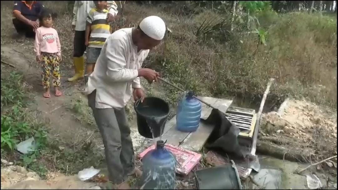 Warga Muaro Sebapo Sudah 2 Bulan Mengalami Krisis Air Bersih 