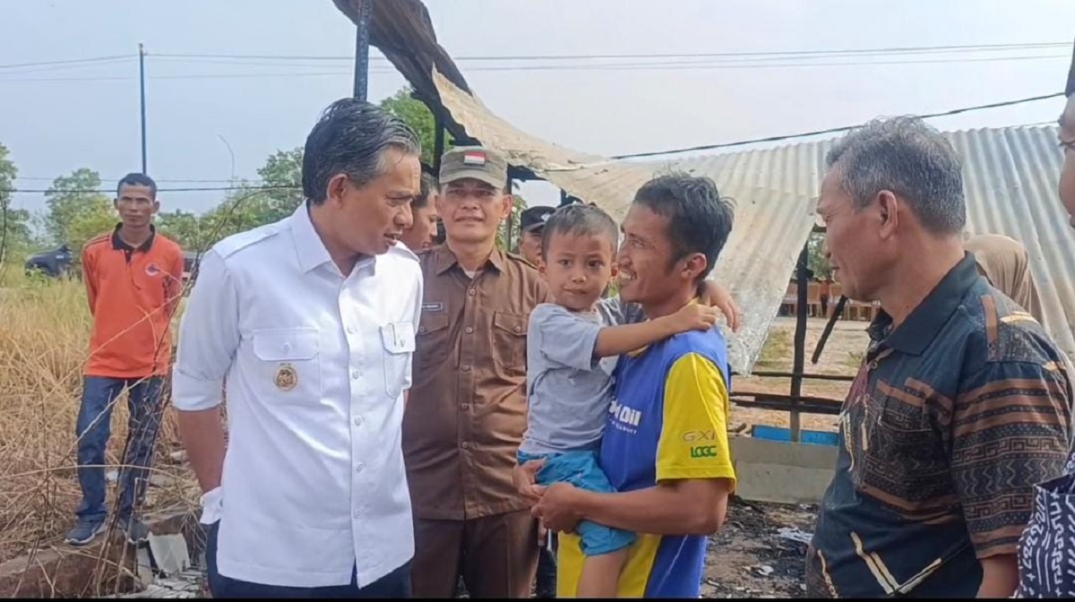 Wabup Junaidi Gerak Cepat: Korban Kebakaran di Muaro Jambi Segera Dapat Rumah Baru