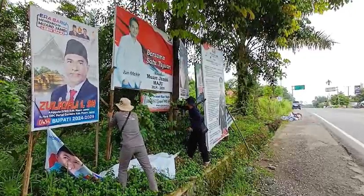  Panitia Pemilihan Kecamatan Mestong Gencar Tertibkan APK Selama Masa Tenang Pilkada 2024