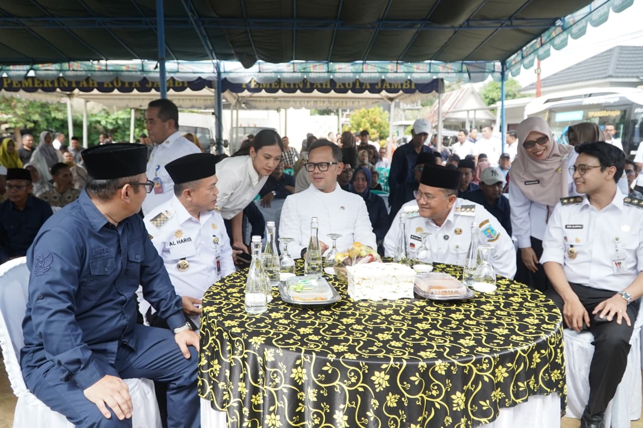 Gubernur Al Haris dan Wamendagri Bima Arya Apresiasi Program Kampung Bahagia