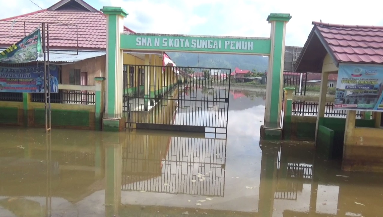 Banjir di Sekolah Belum Surut, UNBK Siswa Kelas 12 di SMAN 5 Sungai Penuh Bakal Terhambat