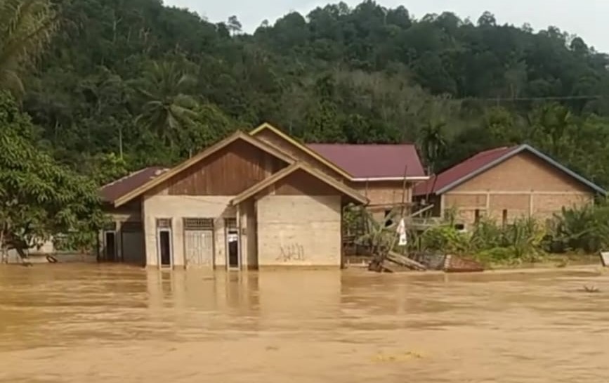 Banjir Bandang Terjang Desa Lubuk Bedorong, Saat Warga Baru Ingin Terlelap Tidur