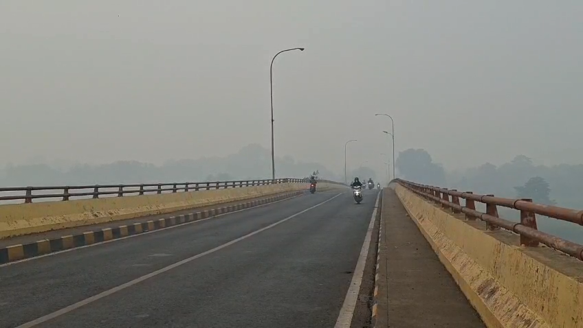 Kabut Asap Ganggu Pengendara di Muaro Jambi, Jarak Pandang Terbatas