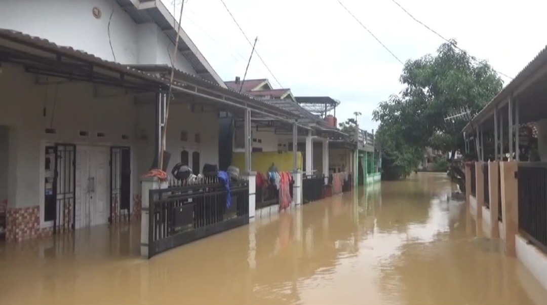 Di Guyur Hujan Deras,Ratusan  Rumah Warga Muaro Jambi Terendam Banjir.