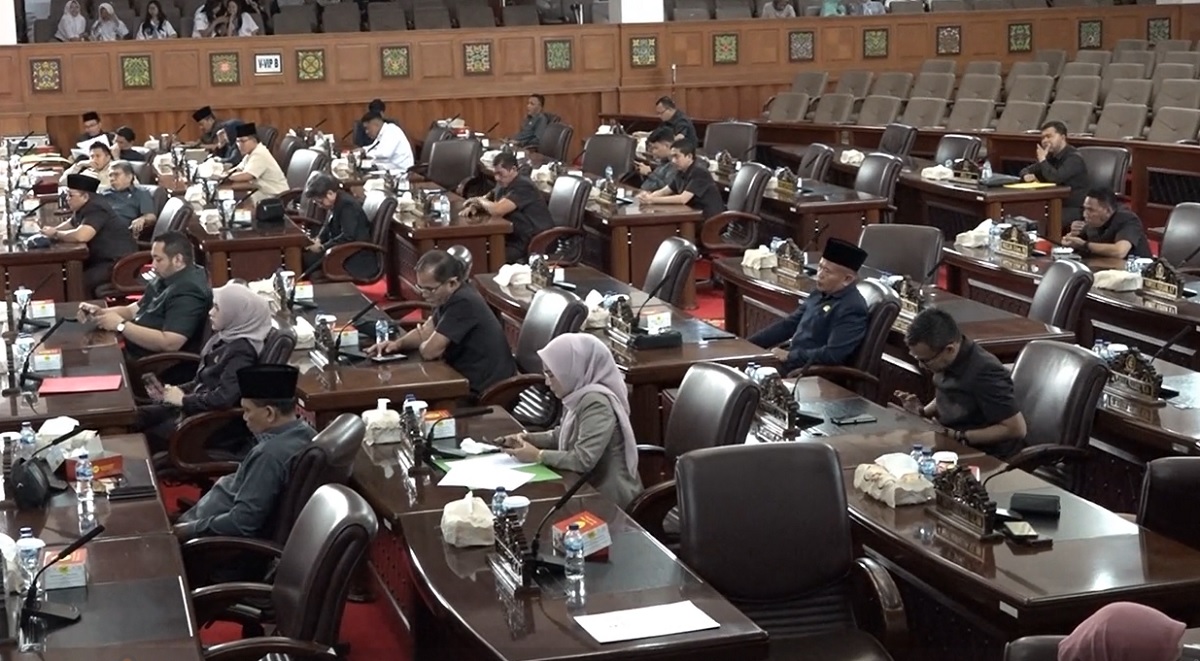 Rapat Paripurna DPRD Provinsi Jambi Sepakati Perda Kawasan Tanpa Rokok