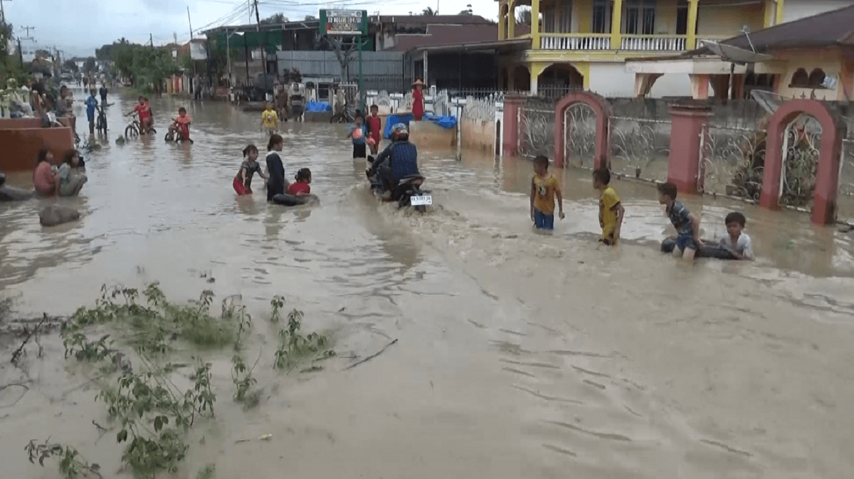 Sungai Batang Merao Kerinci Meluap, Akses Jalan Putus dan Ratusan Rumah Terendam Banjir