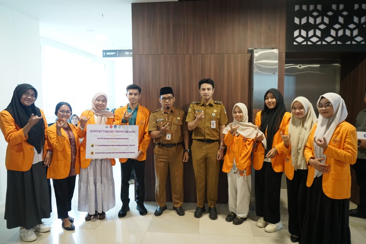 Wawako Diza Lepas Tim PPK Ormawa Unja