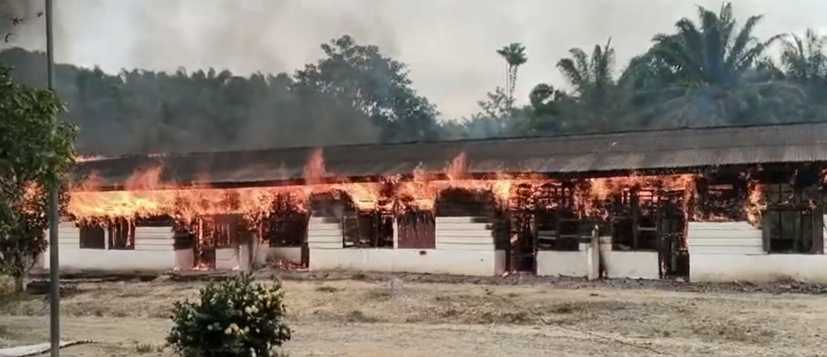 Puluhan Mess PT RAU di Sumay Ludes Terbakar