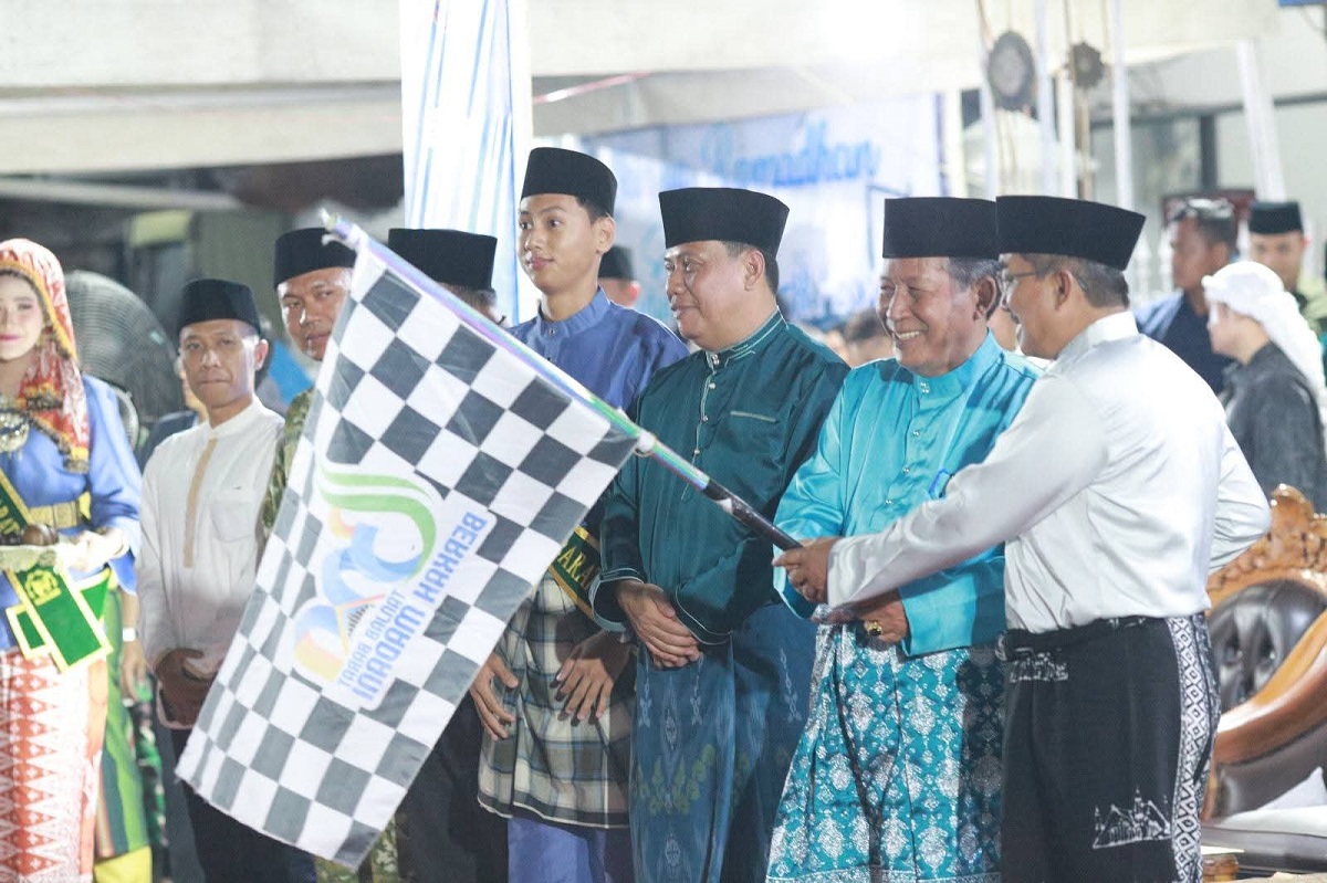 Wakil Gubernur Jambi Lepas Peserta Festival Arakan Sahur 2026 di Kuala Tungkal