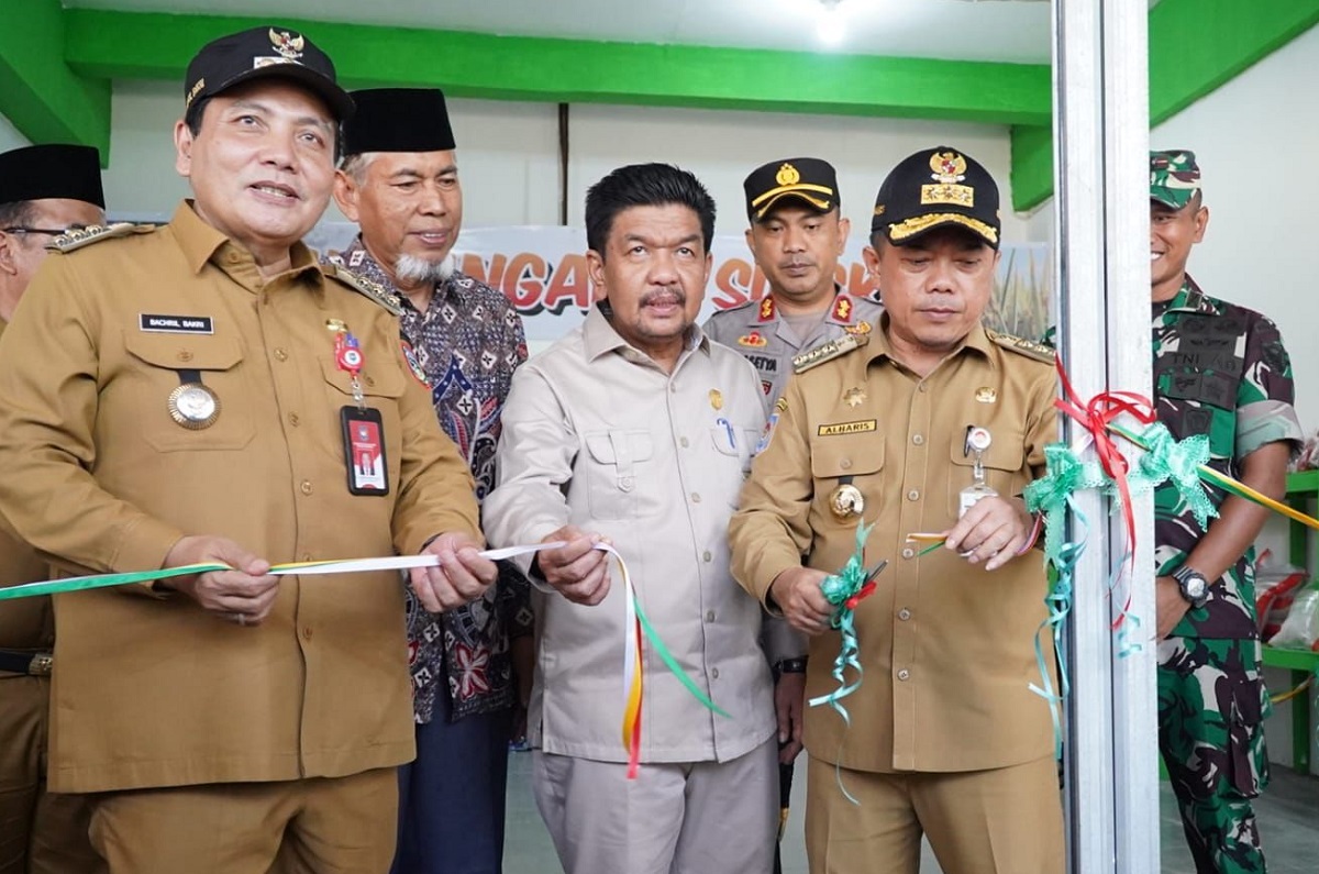 Gubernur Al Haris Resmikan Kedai Pangan Singkut, Berharap Dapat Melawan Monopoli Harga Pasaran