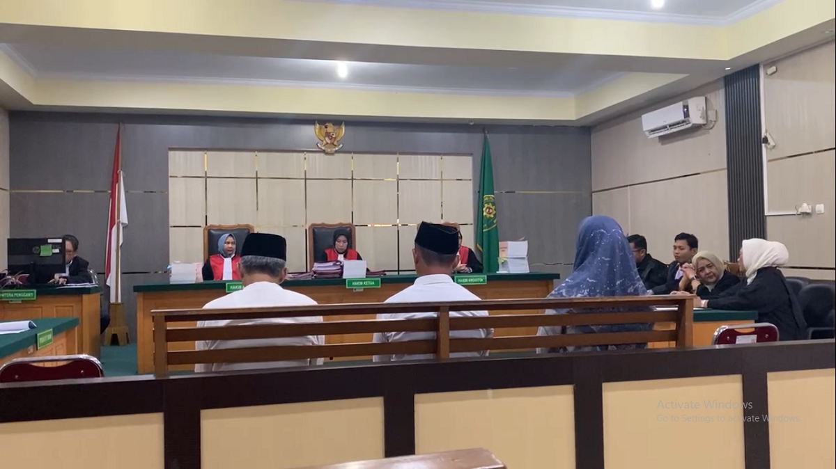 Sidang Korupsi Pupuk Bungo: Terdakwa Minta Bebas dari Dakwaan Primer