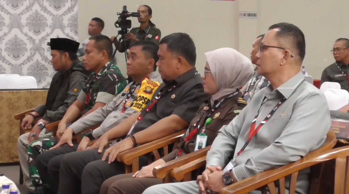 Pasca Pilkada Serentak 2024 Ratusan Personil Polri-TNI Disiagakan Pada Pleno Rekapitulasi 