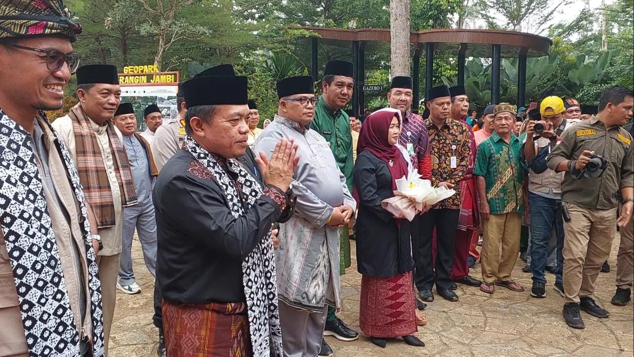 Geopark Merangin Diakui UNESCO, Gubernur Alharis dan Pemkab Gelar Sedekah Bumi dan Syukuran Potong Kerbau