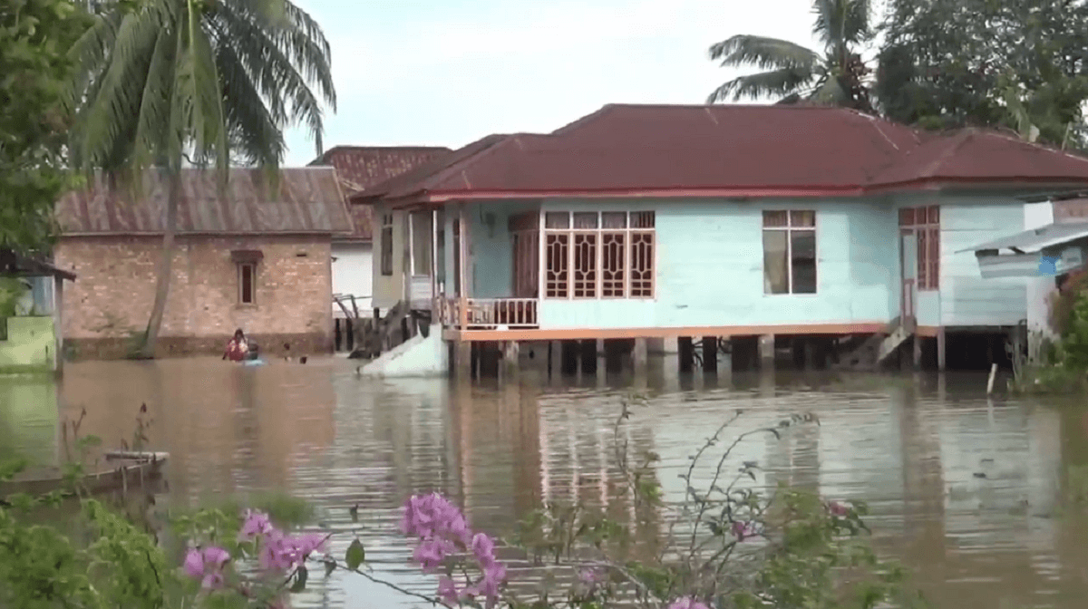 Debit Sungai Batanghari Naik Siaga 2, Masyarakat Kota Jambi Diminta Waspada