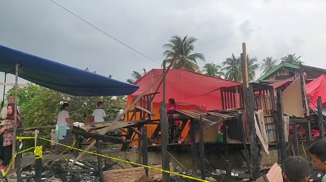 Pasca Kebakaran, Warga Kampung Legok yang Bertahan di Tenda Seadanya Membutuhkan Selimut dan Pakaian