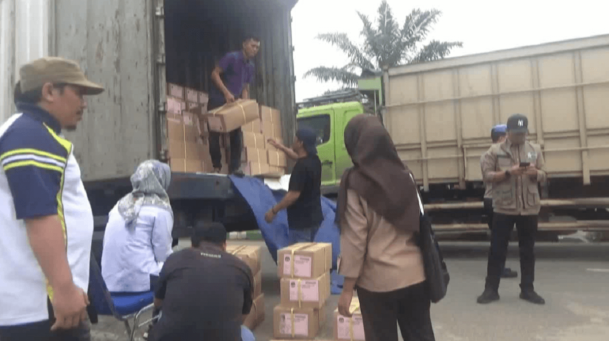 228 Box Surat Suara DPD RI Telah Tiba di KPU Batanghari