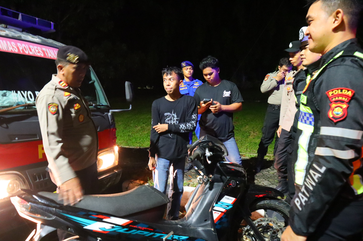 Polres Tanjab Timur Intensifkan Patroli Blue Light, Cegah Balap Liar dan Kenakalan Remaja