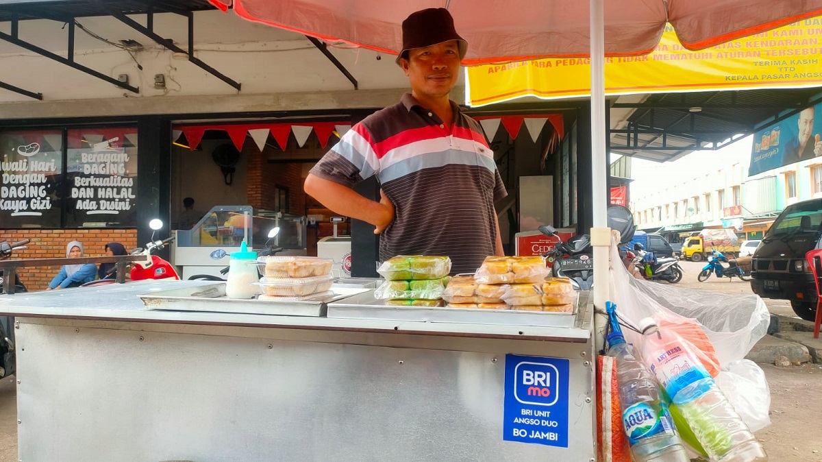 Dengan KUR, Usaha Kue Pancung Heriyanto Tidak Jadi Terpancung 