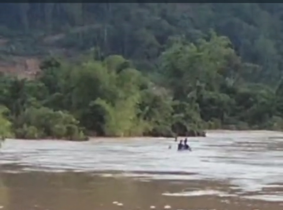 Perahu Ketek Terbalik Di Limun, 7 Orang Hanyut, Satu Di Antaranya Masih Hilang 
