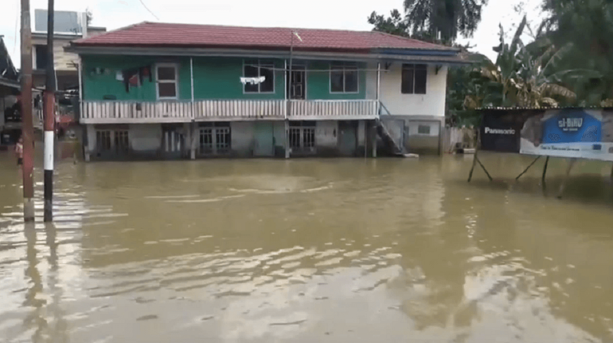 2 Bulan Sudah Banjir Menggenangi Warga Legok, Warga Harap Banjir Segera Berakhir