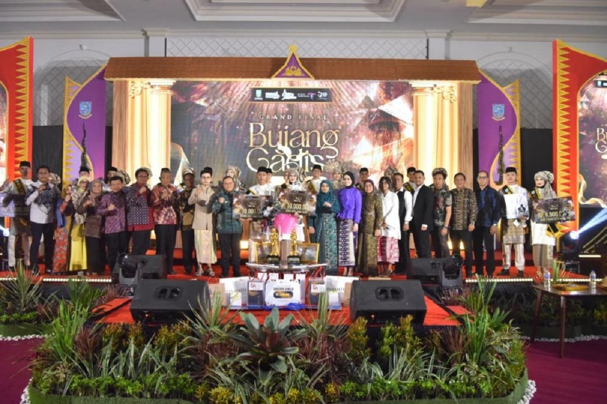 Grand Final Bujang Gadis Kota Jambi Sukses Digelar