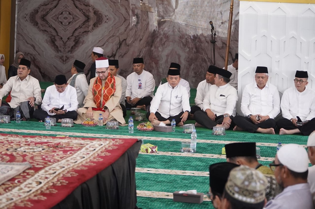 Gubernur Al Haris: Kekuasaan Milik Allah, Perbanyak Shalawat 