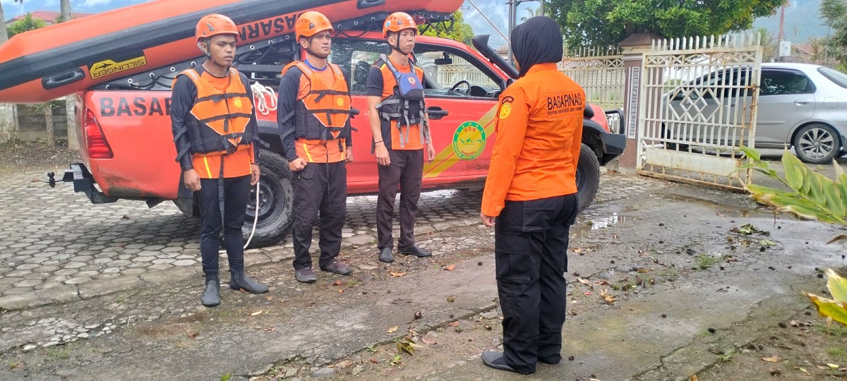 Mobil Masuk Jurang, Tim SAR Lakukan Pencarian Terhadap Dua Korban Di Perbatasan Merangin-Kerinci