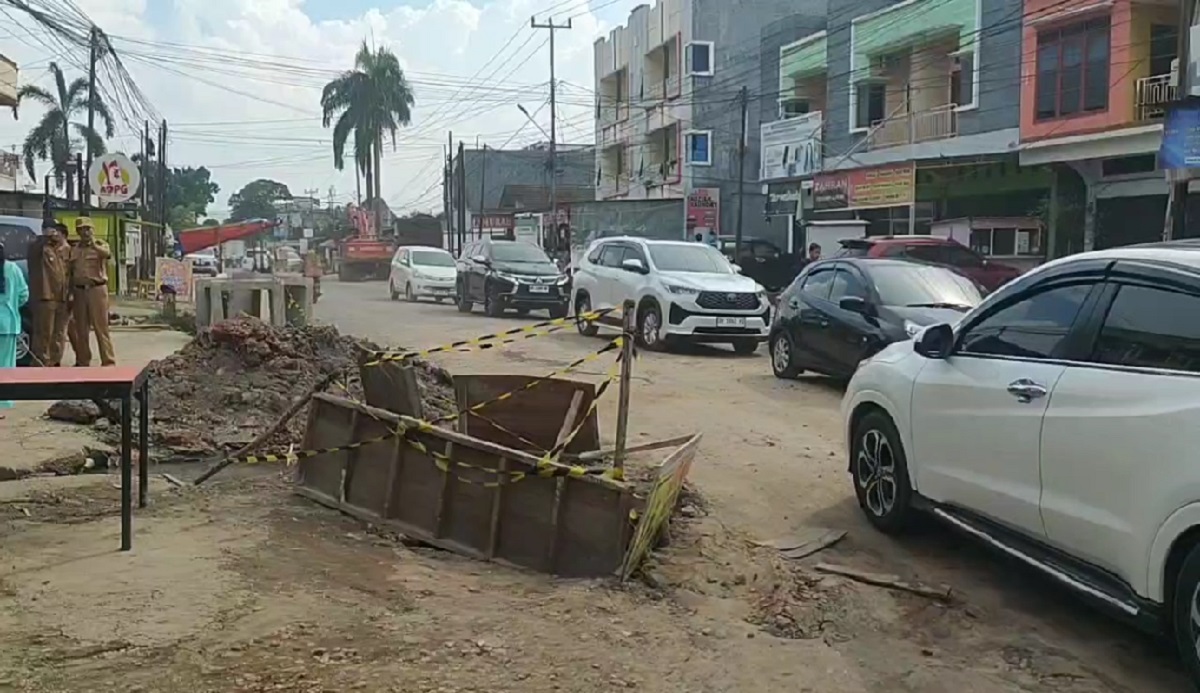 Proyek Perbaikan Jalan Raden Wijaya Kebun Kopi, Terkendala Jaringan City Gas