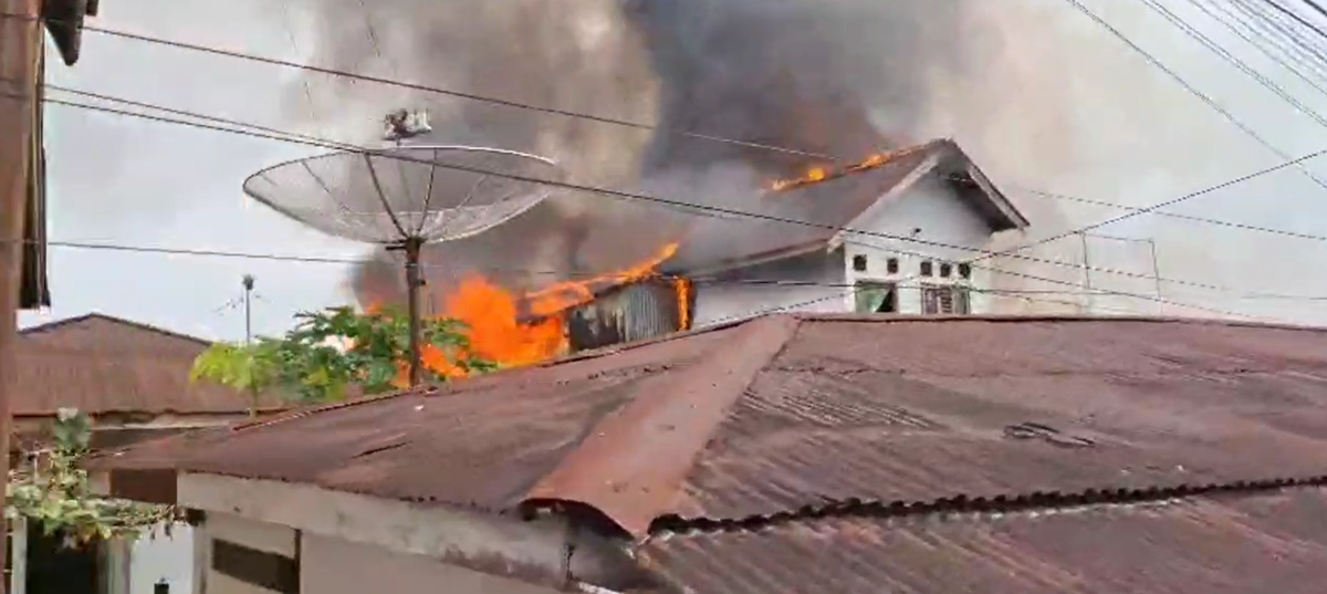 Kebakaran Hanguskan 7 Rumah di Gang Skip II Kota Jambi