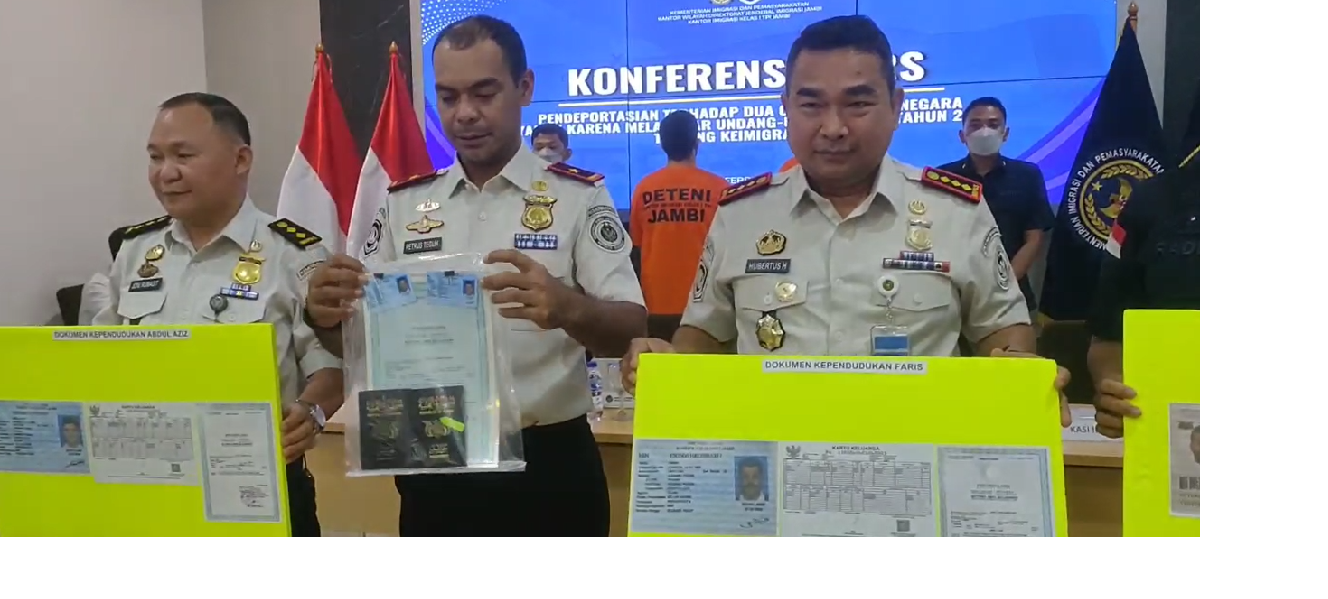 Imigrasi Jambi Deportasi Dua WN Yaman, Izin Tinggal Dicabut