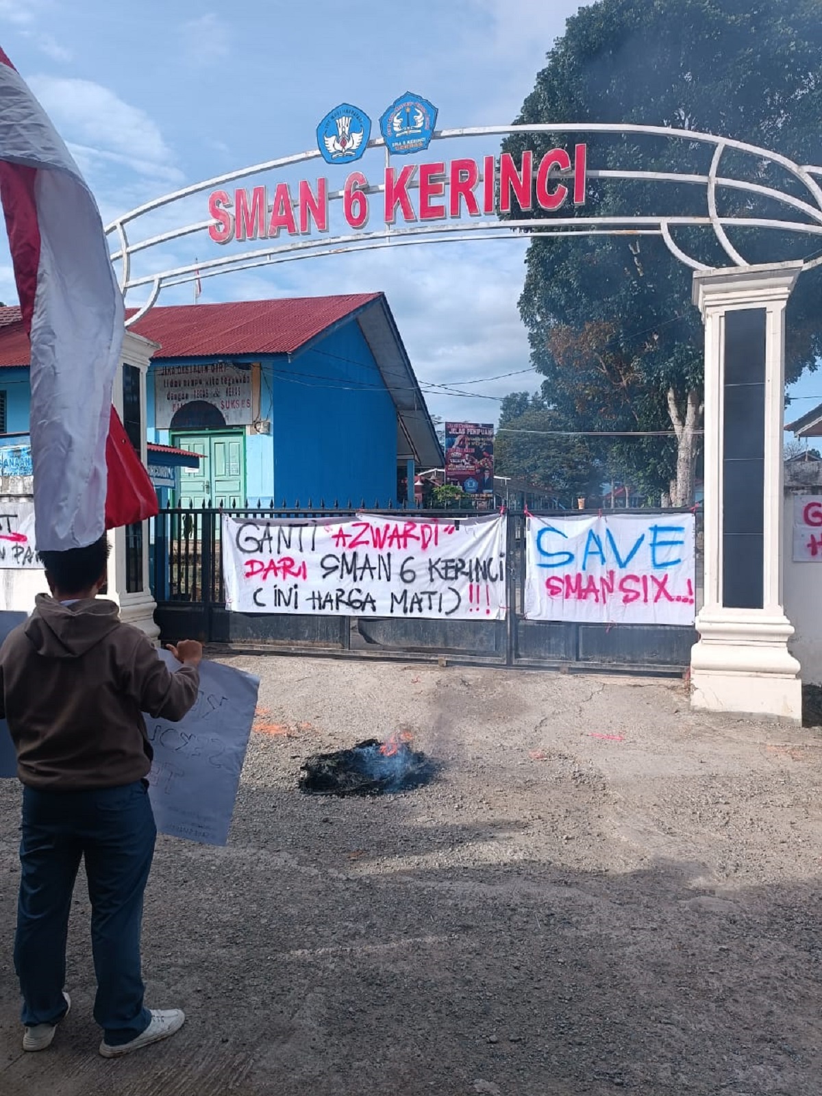 Siswa SMAN 6 Kerinci Gelar Aksi Damai, Desak Kepala Sekolah Diganti Karena Lalai 