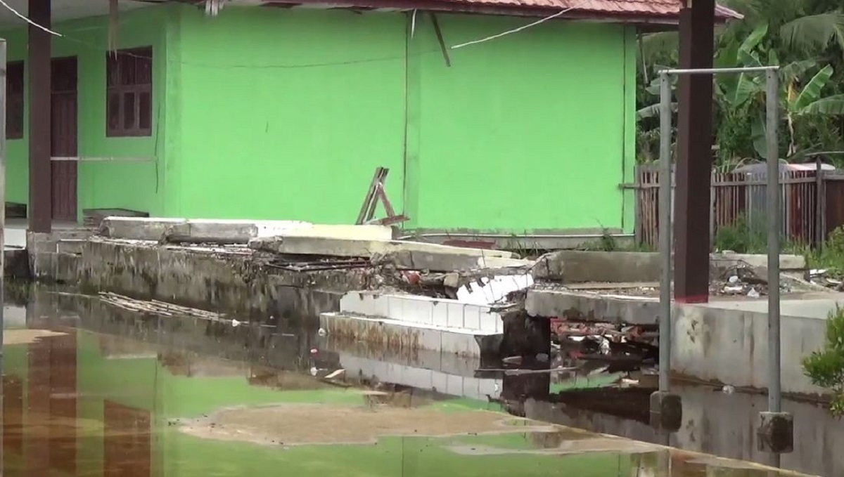 Gedung Perpustakaan Roboh Saat Direhab, SMAN 8 Tanjab Barat Wajib Kembalikan Rp 200 Juta Lebih Ke Kas Negara