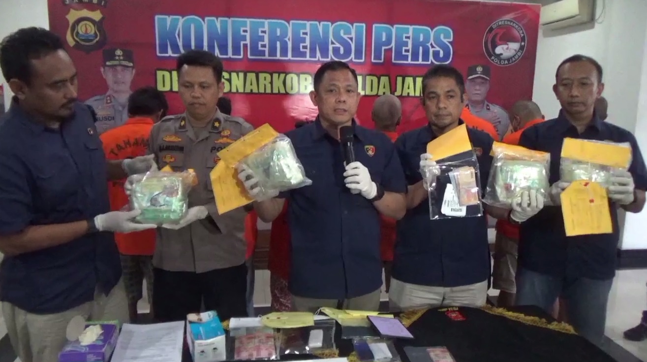 Polda Jambi Ringkus 5 Tersangka Narkoba, Amankan Barang Bukti 4 Kg Sabu Asal Aceh