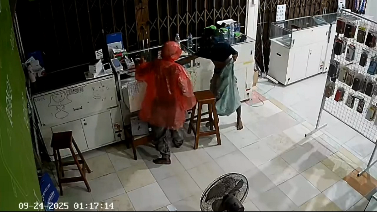 Aksi Bobol Konter Terekam CCTV, Dua Pelaku Gasak 13 HP dan Rp 8 Juta di Pematang Lumut