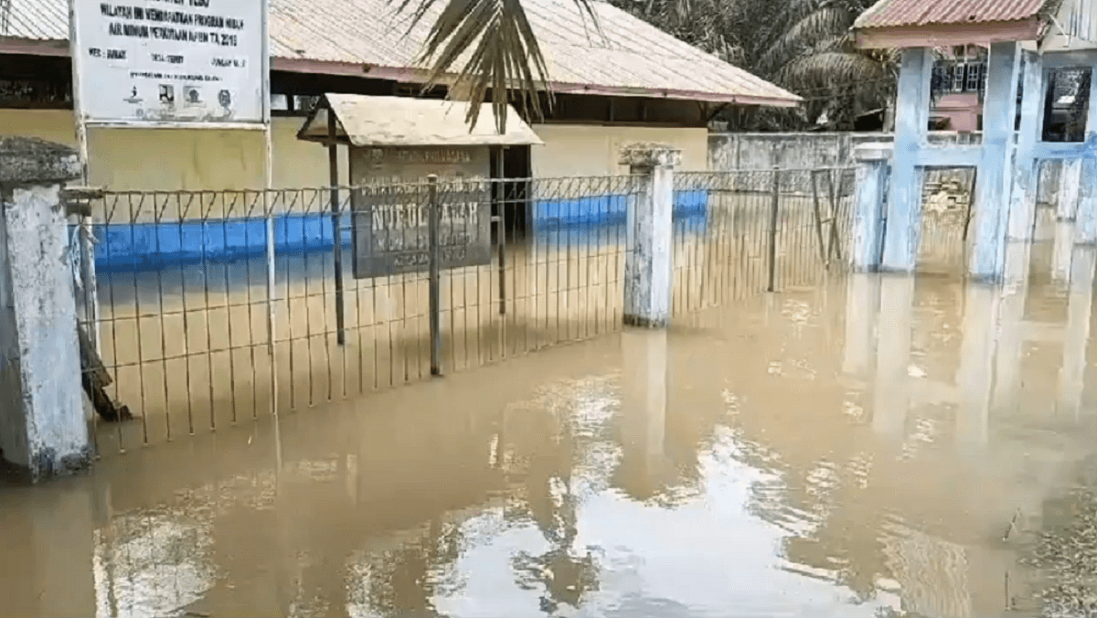 Peralihan Musim, Warga Tebo Diminta Waspada Banjir dan Angin Kencang 