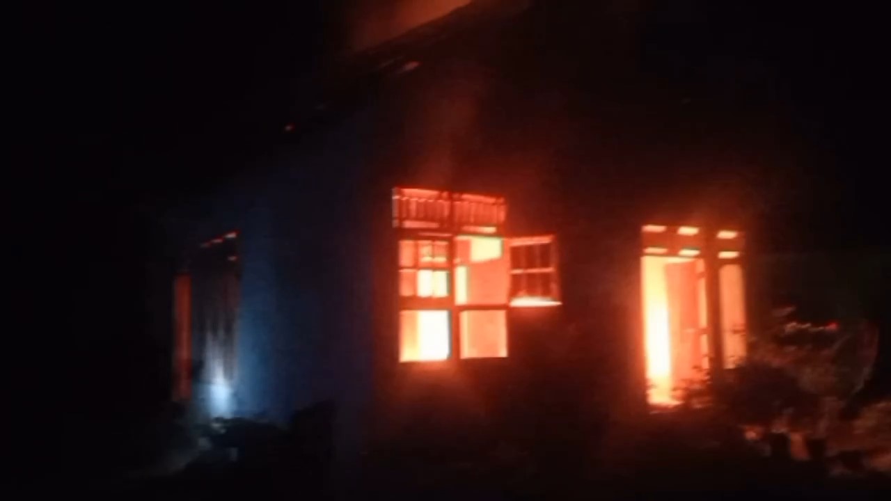 Satu Unit Rumah Warga Penerokan Terbakar