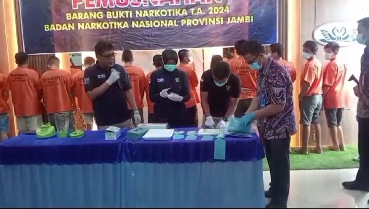 BNNP Jambi Musnahkan Barang Bukti Narkoba Hasil Sitaan Dari 12 Tersangka 