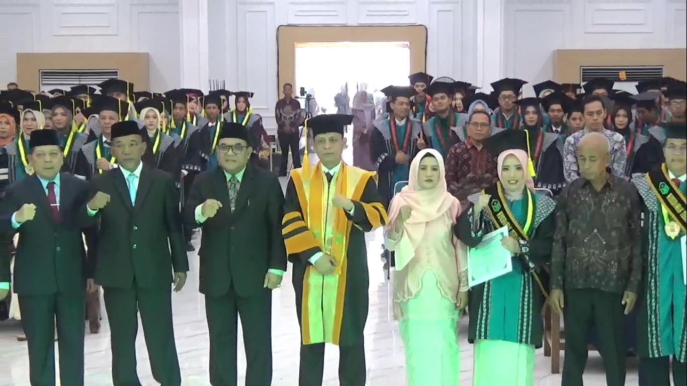 293 Mahasiswa Diwisuda, UNISBA Luluskan 272 Sarjana dan 21 Magister