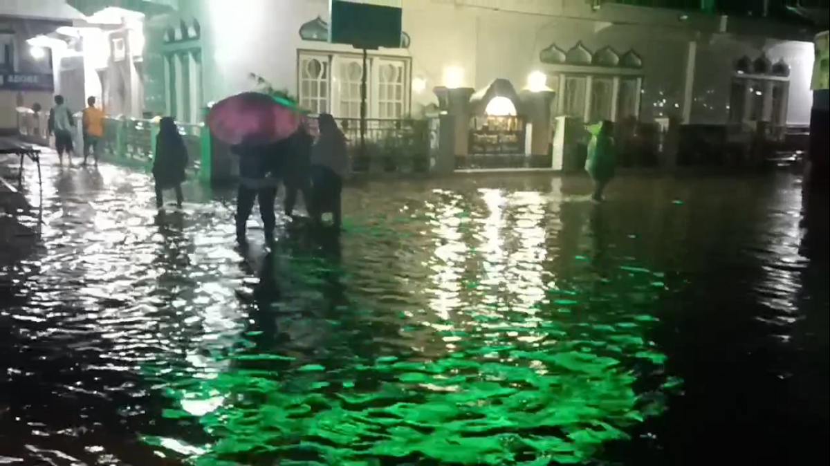 Langganan Banjir Desa Tiga Tanjung Tanah Kerinci Kembali Terendam Akibat Hujan Deras