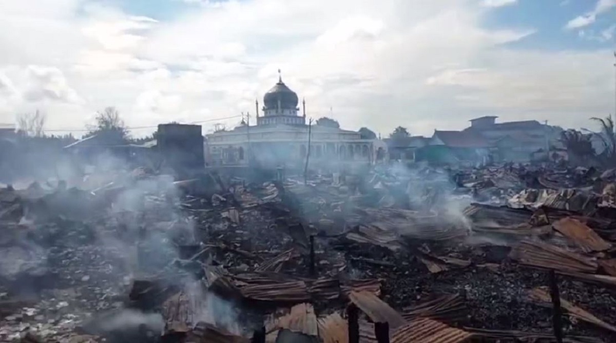 Desa Sungai Dualap Tanjab Barat Membara, 50 Unit Bangunan Ludes Terbakar