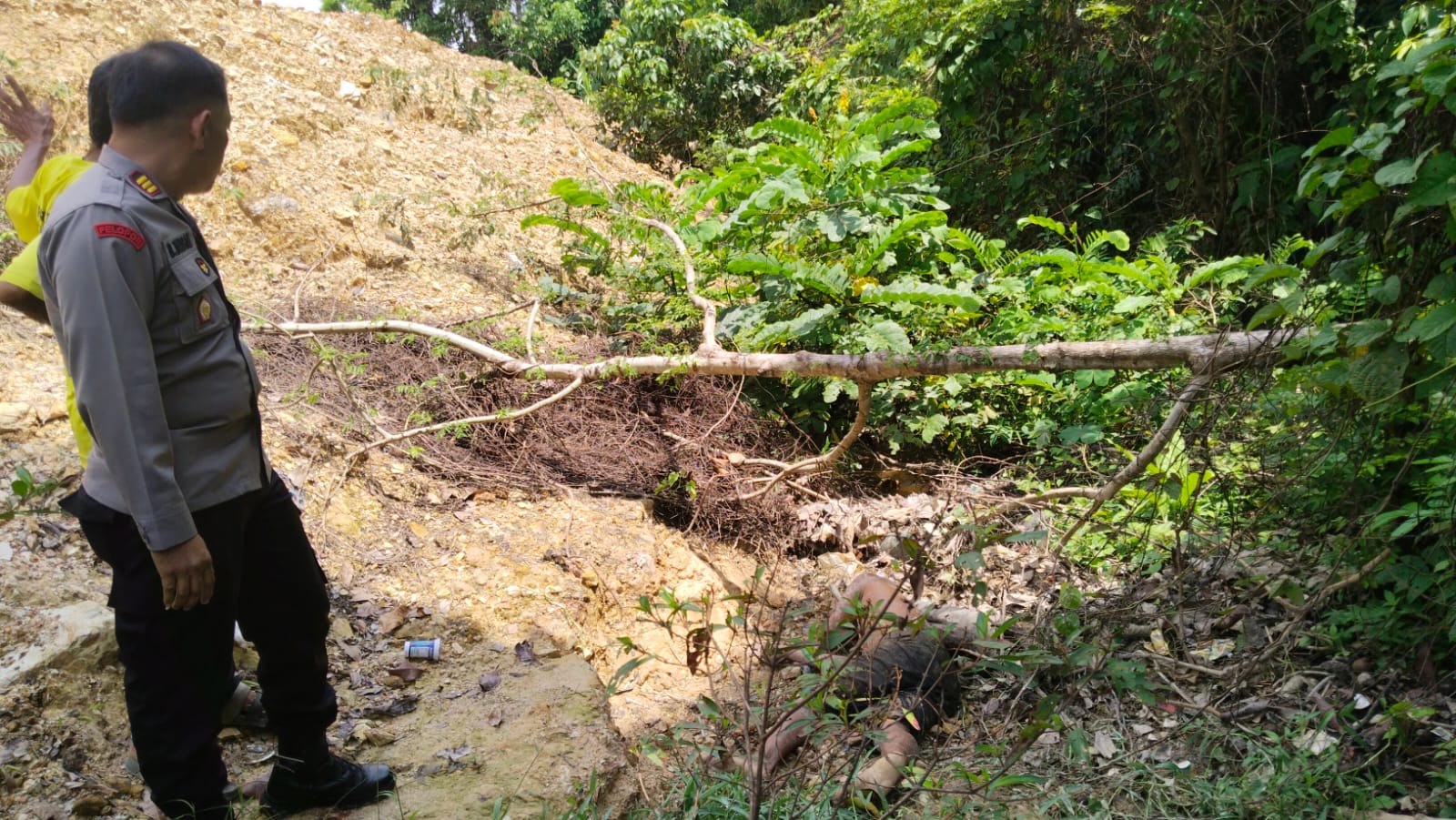 Sebelum Di Temukan Tewas Dengan Luka Tusuk, Korban Sempat Mabuk Dan Mengaku Kebal 