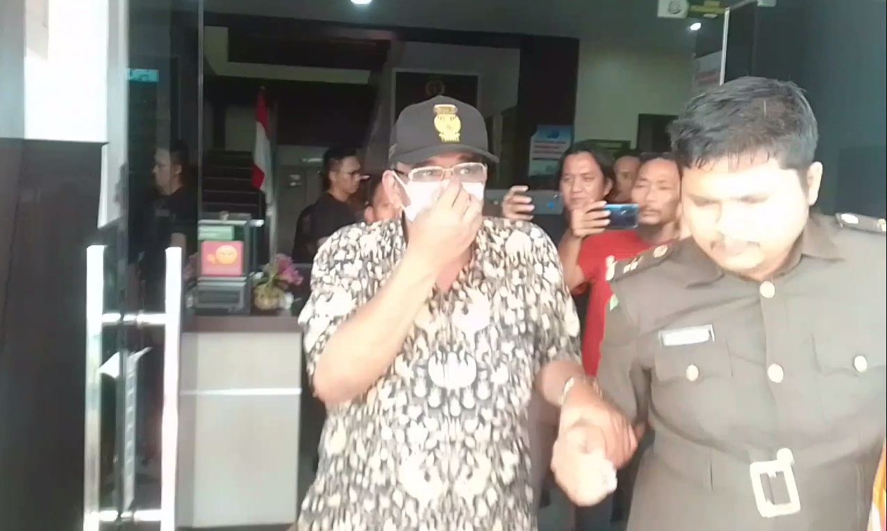 Kejari Tebo Eksekusi Ismail Terpidana Korupsi Jalan Padang Lamo, Kembalikan Uang Rp 965 Juta