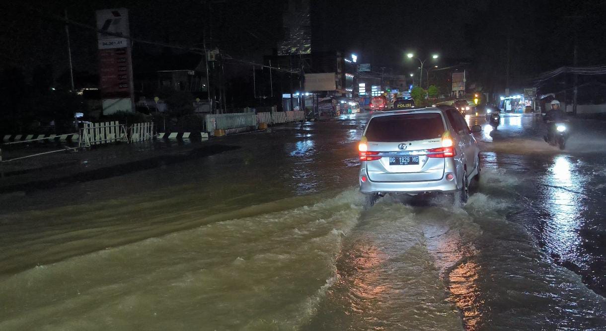 Hujan Deras dan Drainase Buruk Picu Banjir Disejumlah Titik di Kota Jambi