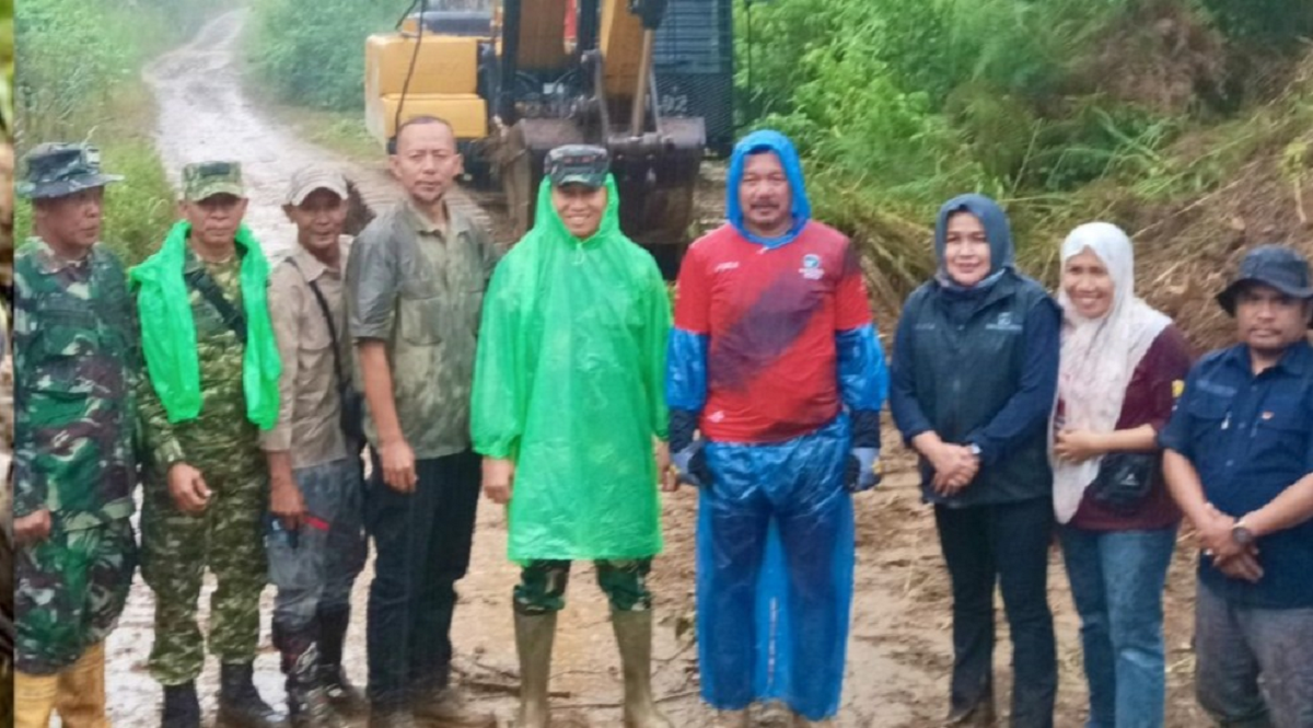 Terobos Hujan dan Medan Berlumpur, Bupati Monadi dan Dandim Kerinci Buka Pembangunan Jalan 26 Km Pungut Mudik 