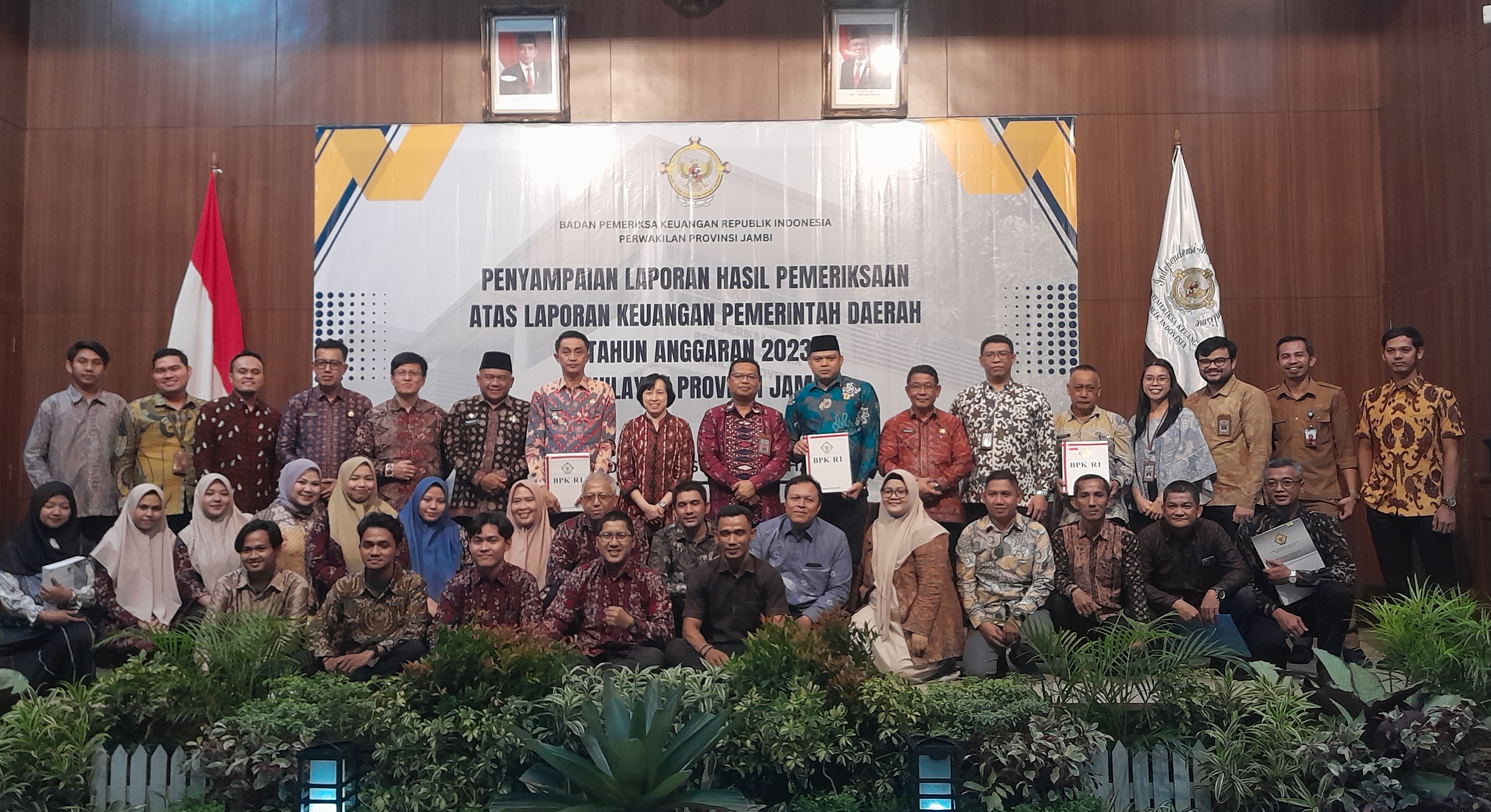 Mantap 2 Tahun Kepemimpinan Bachyuni, Pemkab Muaro Jambi Kembali Raih Opini WTP yang Ke-8 Kali Berturut-turut.