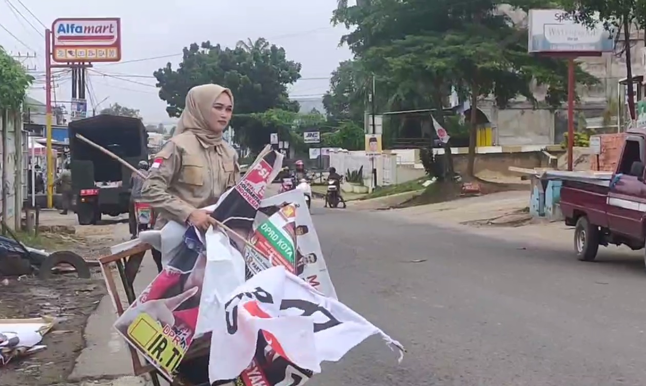 Masa Tenang Pemilu, APK Di Sepanjang Jalan Kota Jambi Ditertibkan