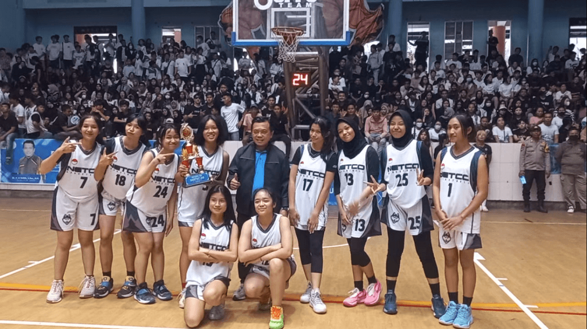 Gubernur Al Haris Tutup Final Party Gubernur Cup Basketball 2023